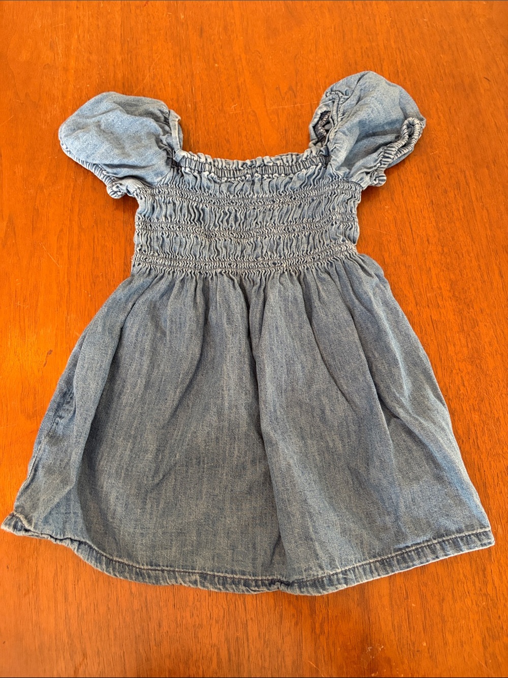 🫐3/$30 GAP Girls' Light Blue Denim Smocked Dress with Puff Sleeves size 2T